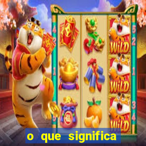 o que significa soprar no ouvido de uma pessoa