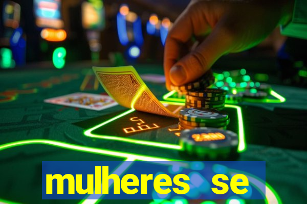 mulheres se exibindo ao vivo